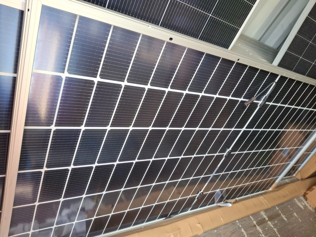 [SES-Solar-panel] Solar Panel 650W
